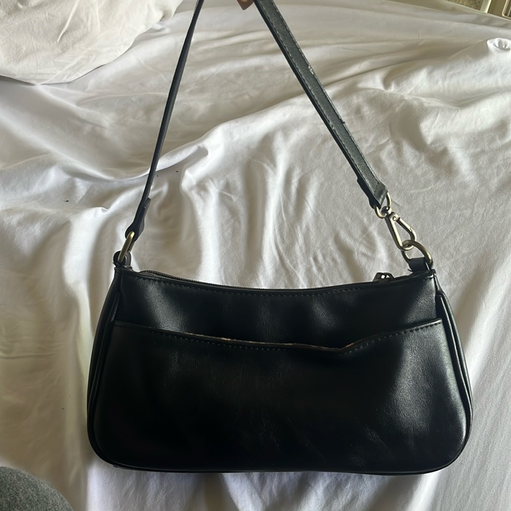 BLACK LEATHER AMERICAN EAGLE PURSE